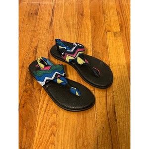 Sanuk Sling Chevron multicolor print yoga slip on sandals Size 8
